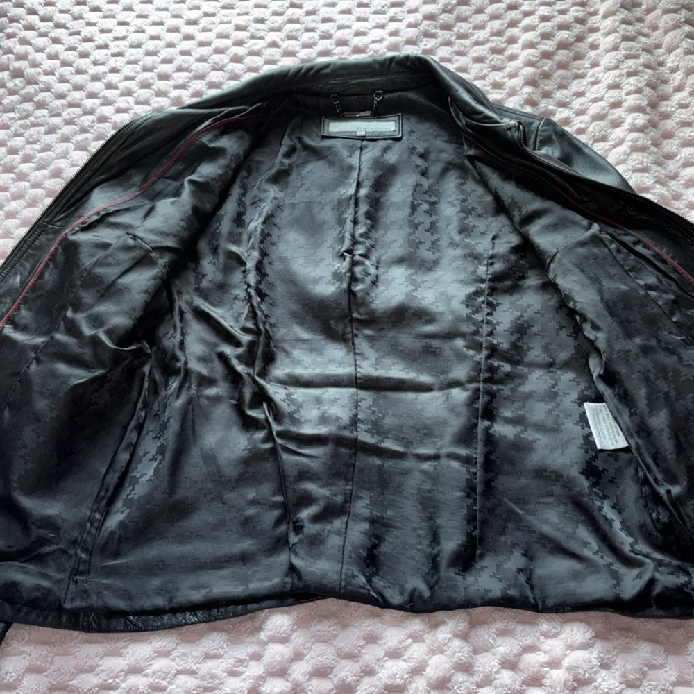 Leather jacket - Picture 3 of 8